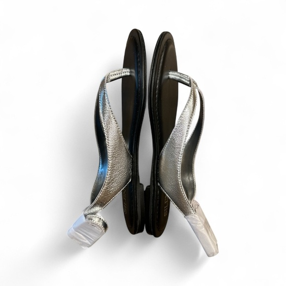 Silent D Tie Up Thong Sandals Size 38 Silver Flat Black Sole Cushioned - Picture 6 of 12